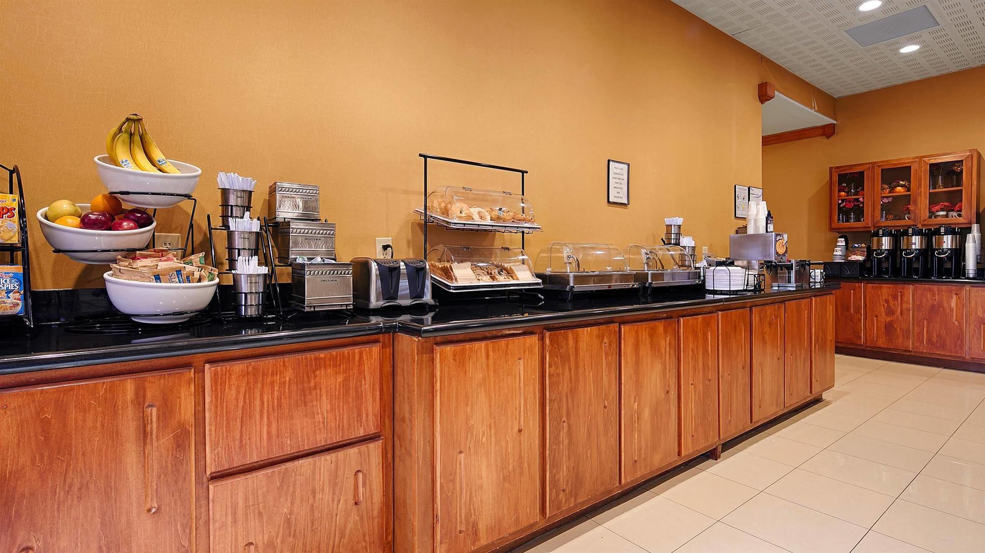 Best Western Plus Rose City Conference Inn Τόμασβιλ Εξωτερικό φωτογραφία